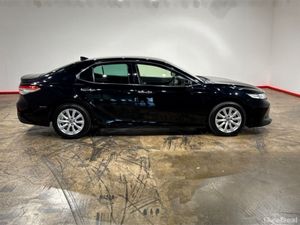 Toyota Camry 2.5 HYBRID AUTOMATIC - FACTORY ALLOYS - Image 3