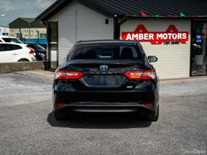 2019 Toyota Camry Hybrid Automatic - Image 4