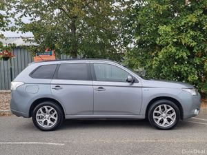 2015 MITSUBISHI OUTLANDER AUTOMATIC hybrid - Image 4