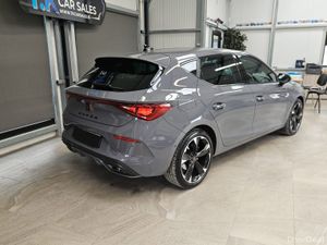 24 CUPRA LEON 1.5 ETSI 150HP DSG 5DR AUT - Image 2