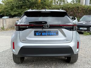 2024 Toyota Yaris Cross 1.5 HYBRID LUNA SPORT AUTO - Image 4