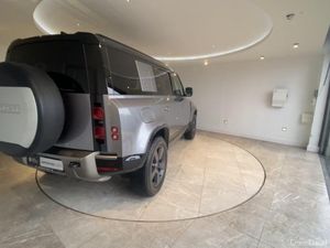 Land Rover Defender 3.0 D300 X-Dynamic HSE 110 5dr - Image 4