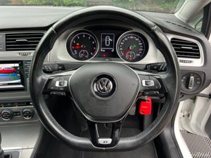 Volkswagen Golf COMFORTLINE R-LINE PACK 1.2 TSI AU - Image 4