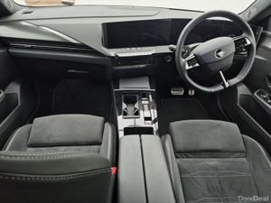 Opel Astra GS 1.2 Turbo 130PS 8 Speed Auto - Image 3