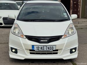 Honda Fit 1.3 Hyrbid 2012 41000KM Heated Seats - Image 2
