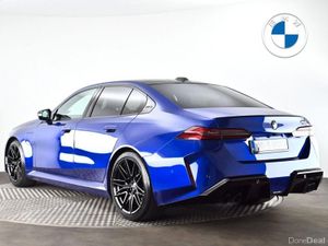 BMW M5 Saloon - Image 2