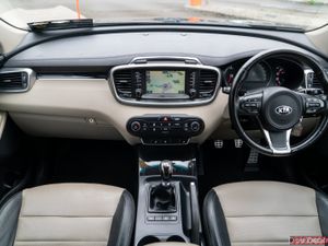 2016 Kia Sorento 2.2 Diesel Platinum 7 Seater - Image 4