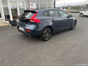 Volvo V40 D3 MOM ED 5DR Auto - Image 3