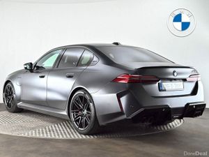 BMW M5 Saloon - Image 2