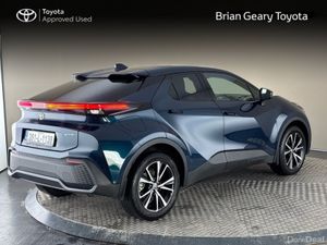 Toyota C-HR Plug in Hybrid SPORT - Image 2
