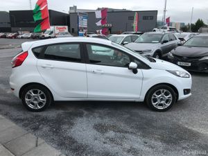 2016 Ford Fiesta **VERY LOW KMS** - Image 4
