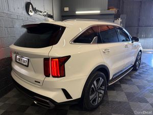 232 Kia Sorento K4 2.2D Auto / 7 Seat - Image 3