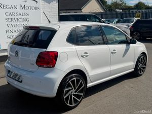 Volkswagen Polo HIGHLINE 1.2 PETROL AUTO *REVERSE - Image 3