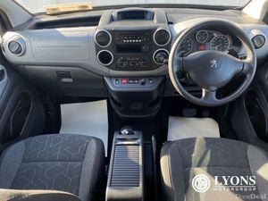 Peugeot Partner Tepee 1.6 AUTO BlueHDi 5 seater - Image 3
