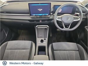 Volkswagen T-Roc **Save €1000 vs New** Style Spec, - Image 2