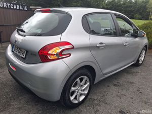 151 Peugeot 208 1.0L Petrol Only 40,000 miles... - Image 3