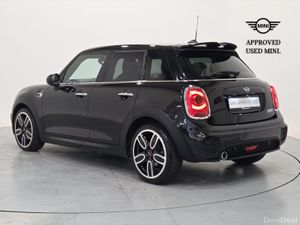 Mini Cooper 5-Door Cooper Sport - Image 3