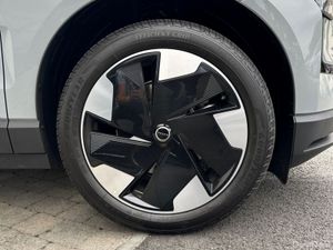 Volvo EX30 Extended Range single motor- DEMO MODEL - Image 4