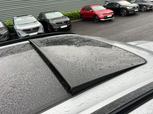 2025 BMW X5 XDrive 50E M Sport PHEV PAN ROOF - Image 4