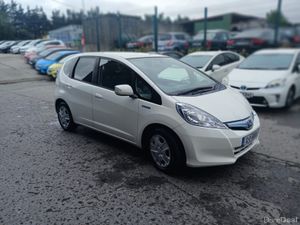 2012 Honda Fit  Hybrid Automatic/ Car Play - Image 3
