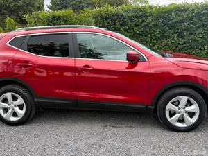 2020 Nissan Qashqai SE Auto 1.5 Dci Pan Roof - Image 2