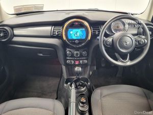 Mini Cooper 5-Door Cooper Classic - Image 4