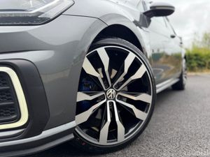 Volkswagen Golf GTE ADVANCE S-A DSG *NEW NCT* - Image 2