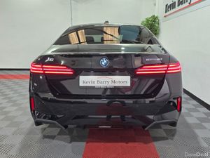 BMW i5 EDRIVE 40 M SPORT AUTOMATIC **ONE OWNER / 1 - Image 4