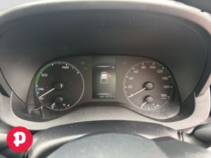 Toyota Yaris Hybrid X Auto - Straight Sale Discoun - Image 4