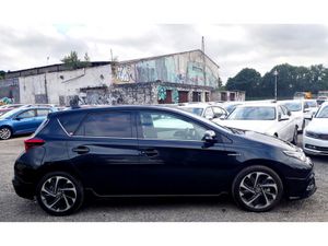 Toyota Auris 1.8L Petrol- HYBRID G PACKAGE (4178) - Image 4
