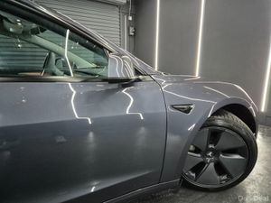 Tesla Model 3 2022 - Image 4