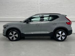 Volvo XC40 Plus Dark T4 Recharge Auto | 50km Range - Image 4