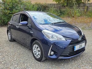 2018 Toyota Vitz Hybrid - Image 3