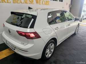 Volkswagen Golf Life 1.0 TSI Mhev 110HP 5 - Image 4