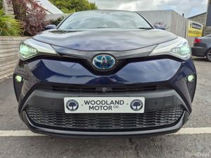 Toyota C-HR 1.8 HYBRID / SOL G-PACK NERO EDITION / - Image 4