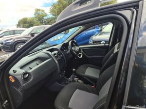 Dacia Duster Prestige 1.5 DCI 110 4X 4DR - Image 3