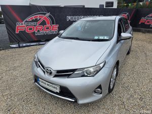 Toyota Auris Diesel Automatic 2013 - Image 2