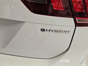 232 VOLKSWAGEN TIGUAN R-LINE PLUG IN HYBRID - Image 4