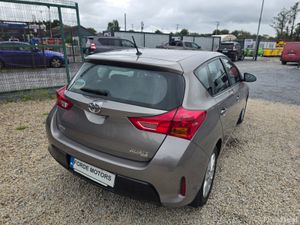 Toyota Auris 2014 - Image 4