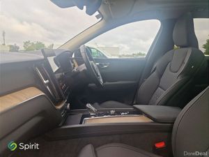 Volvo XC60 Plug In Hybrid Plus - Image 4