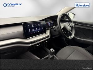 Skoda OCTAVIA Diesel Hatchback SE Technology - Image 2