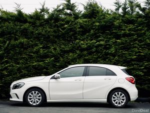 Mercedes Benz A180 2016 | Blind Spot Assist - Image 2