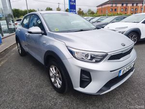 KIA STONIC K1 PETROL **APPLE CARPLAY** - Image 3
