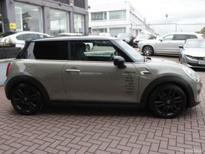 1.5D COOPER BLACK EDITION 3DR HATCHBACK AUTO // FU - Image 3