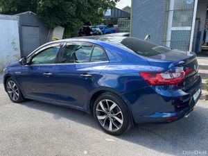 Renault Megane low mileage high spec - Image 4