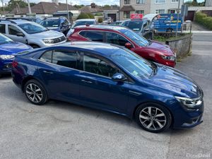 Renault Megane low mileage high spec - Image 2