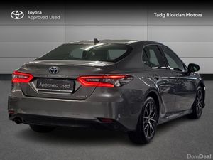 Toyota Camry PLATINUM EDITION - Image 2