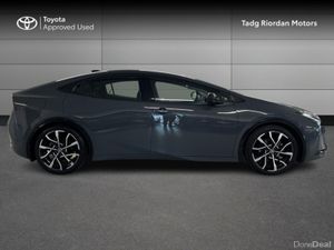 Toyota Prius PHEV - Image 3