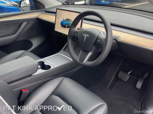 Tesla Model Y Hatchback - Image 4