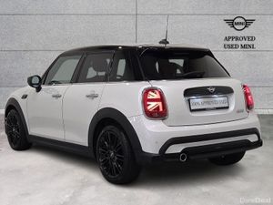 Mini Cooper 5-Door Cooper Exclusive - Image 2